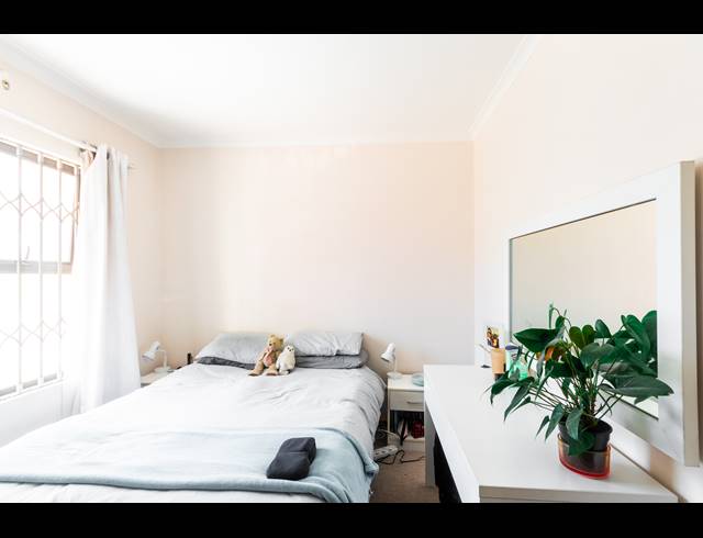 1 BEDROOM APARTMENT TO LET IN RONDEBOSCH VILLAGE